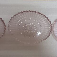 ピンク　ガラス　小皿（3枚）の画像