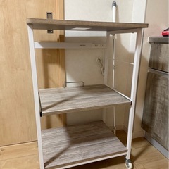 0円　机、ソファ、傘立て、レンジ台セットの画像