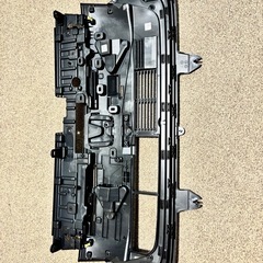 N-BOXカスタム　純正フロントグリル　JF6 新車外し　美品の画像