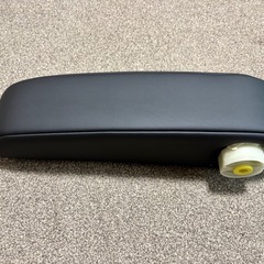 N-BOXカスタム　純正アームレスト　JF6 新車外し　美品の画像