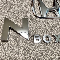 N-BOXカスタム　純正エンブレムセット　
JF6 新車外し　美品の画像