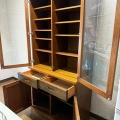 食器棚の画像