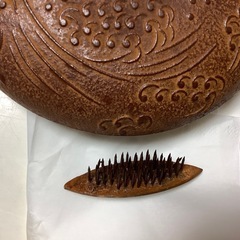 昭和レトロ　南部鉄器　吊り下げ花器　円形　三日月　猿　手長ざる　剣山　波模様の画像