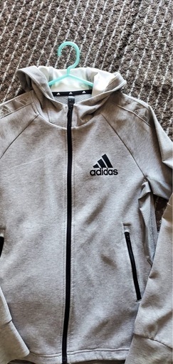 adidas トレーナー