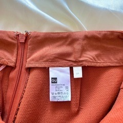 GU ミニスカート オレンジの画像