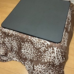 こたつテーブルの画像