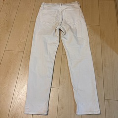 UNIQLO ホワイト ストレートデニムパンツの画像