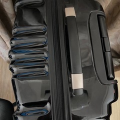 キャリーバッグ、スーツケースの画像