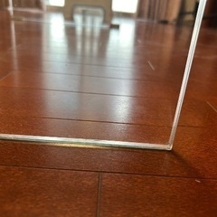 オールガラスのセンターテーブルの画像