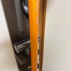 ダイソン V8 付属品・台付き
の画像
