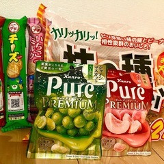 【お菓子セット】柿の種、プチ、ピュレグミpremiumの画像