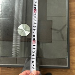 ガラスダイニングテーブルの画像