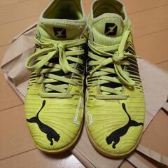 PUMA 黄緑 靴の画像