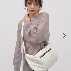 お値下げ！LAKOLE クロワッサンミニショルダー　カーキ色の画像