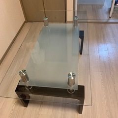 ガラステーブルの画像