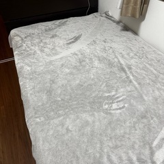 セミダブルベッドフレームの画像