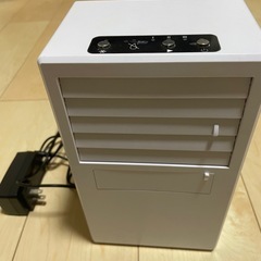 加湿機能付き卓上扇風機の画像