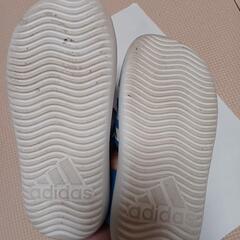 ａｄｉｄａｓサンダル16cmの画像