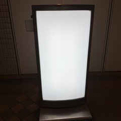 自社配送可能　キャスター付き電子看板の画像