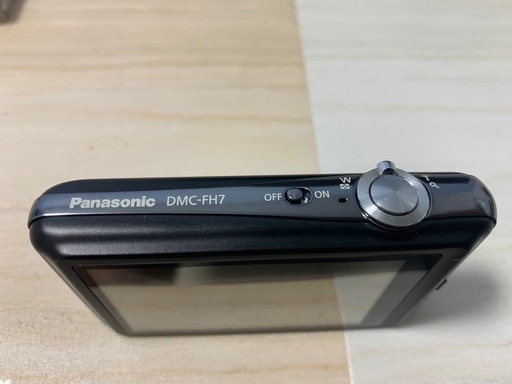 Panasonic LUMIX DMC-FH7 黒 デジカメ　数回のみ使用美品 Panasonic LUMIX DMC-FH7 黒 デジカメ数回のみ使用美品