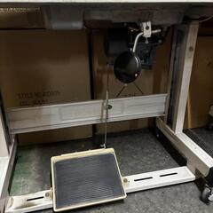 JUKI 工業用ミシンジューキ DDL-5570 1本針 本縫いの画像