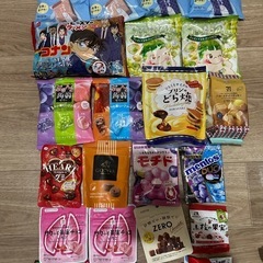 お菓子いろいろ🍭🍬🍫🍿🍩の画像