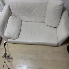 無料でお渡しします！！細枕付きローソファ  アイボリーの画像