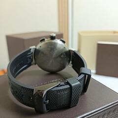 非常に美品51万。LOUIS VUITTON　タンブール　インブラック　多機能搭載　腕時計　の画像
