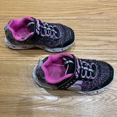 スケッチャーズ光る靴17.0cmの画像