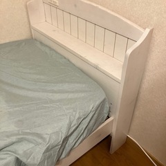 シングルよりシングルなベッドの画像