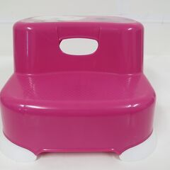 子ども用品 ハローキティ キティちゃん ステップ台 ピンク 幅32cm×奥行34cm×高さ21cmの画像