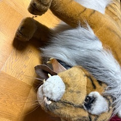 トラのぬいぐるみの置物の画像