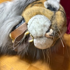 トラのぬいぐるみの置物の画像