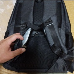 AISFAリュックUSBポートとファスナーロック付きの画像