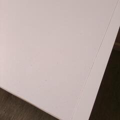 半分ガラスの見せる収納デスクの画像
