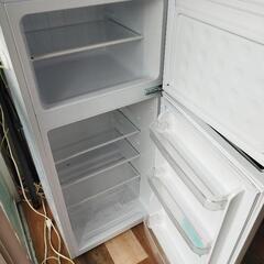 2022年式130㍑2ﾄﾞｱ冷蔵庫【配達可能】の画像