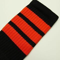 (3966) SkaterSocks (スケーターソックス) ロングソックス 靴下 男女兼用 ソックス チューブソックス Knee high Black tube socks with Orange stripes style 1 (22インチ) スケボー SK8 SKATの画像