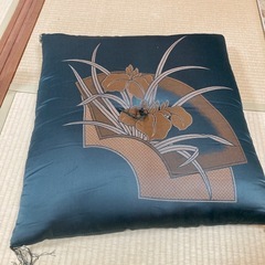座布団4枚の画像