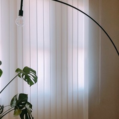 人気商品‼️IKEA 　SKAFTET/スカフテート：フロアランプベース/アーチ型214 cm（ブラック） の画像