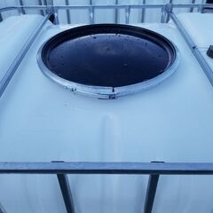 あと４個。必要なら早めに｡数量限定。水不足に。サンコー。サンバルク。１０００リットル。蓋が大きい。農業タンク。雨水タンク。の画像