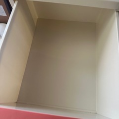 ピンクの3段収納ケースの画像