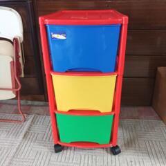 3段ボックスキャスター付きの画像