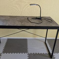 ニトリ　デスク　LEDライト付きの画像