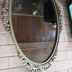 大きな壁掛け鏡の画像