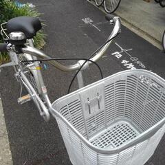 中古自転車３６５０　前後タイヤ新品！　ブリヂストン　２６インチ　ギヤなし　ダイナモライト　
錆びにくい部品：ハンドル・リム・前かご・リヤキャリア・ブレーキレバーの画像