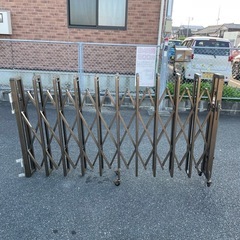 アルミゲート　伸縮門扉　アコーディオン　中古の画像
