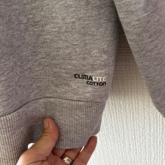 【決まりました】
adidasフード付きブラジッパートレーナーの画像