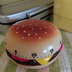 お弁当箱いろいろとハンバーガーのタイマーの画像