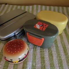 お弁当箱いろいろとハンバーガーのタイマーの画像
