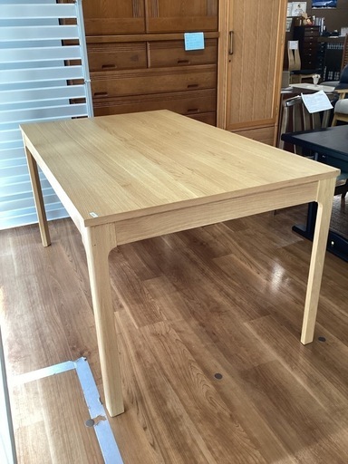 ダイニングテーブル〈IKEA 〉【町田市再生家具】　251029